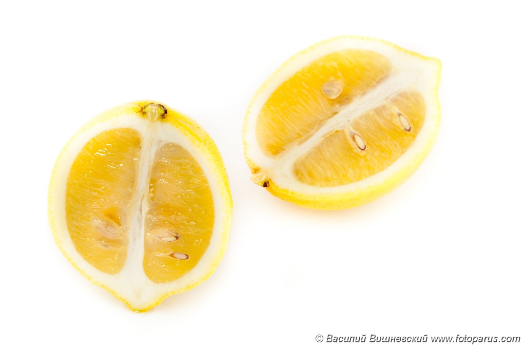 Citrus_limon_2010_0202_1709.jpg - Спелые сочные фрукты на белом фоне. Изолированно. Ripe juicy fruit on a white background. Cut Out